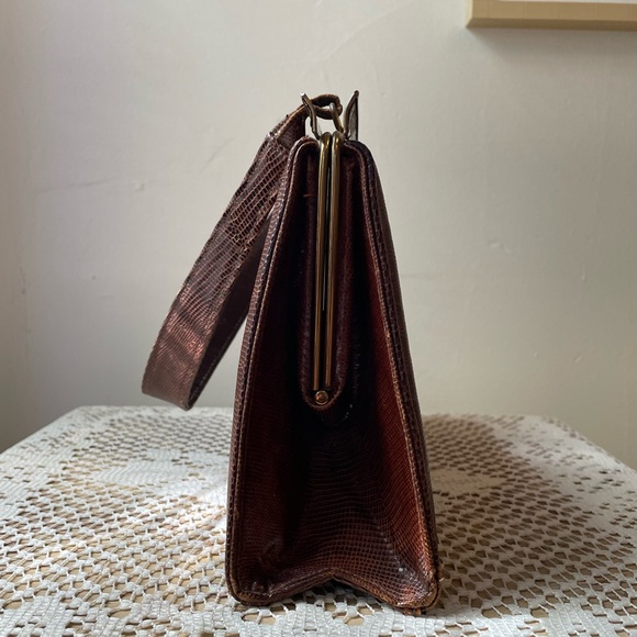 Vintage Mid-Century Snake Skin Purse with Clasp Opening - Picture 4 of 6